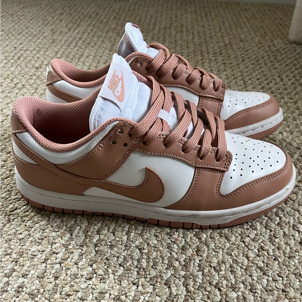Nike dunk low rose whisper size 8